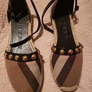 Flats burrberry
